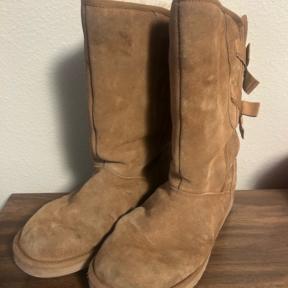 UGG Women’s size 10 Bailey Bow Boots